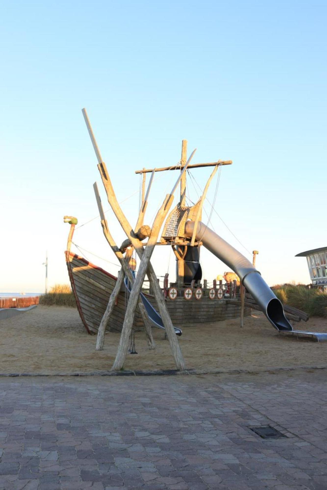 Ferienwohnung Mit Seeblick Und Schwimmbadnutzung In Cuxhaven Luaran gambar