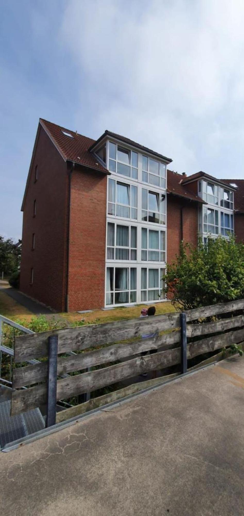 Ferienwohnung Mit Seeblick Und Schwimmbadnutzung In Cuxhaven Luaran gambar